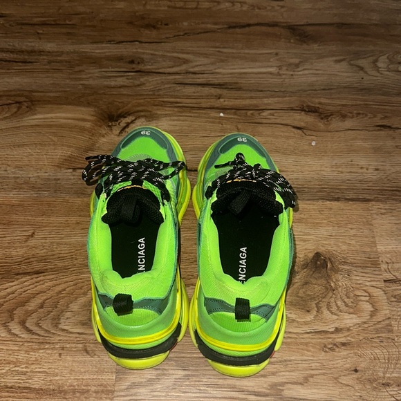 Balenciaga triple s low green size 39 worn twice - Picture 3 of 5